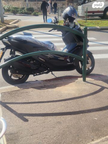 מודעת רכב קימקו דאון-טאון 350