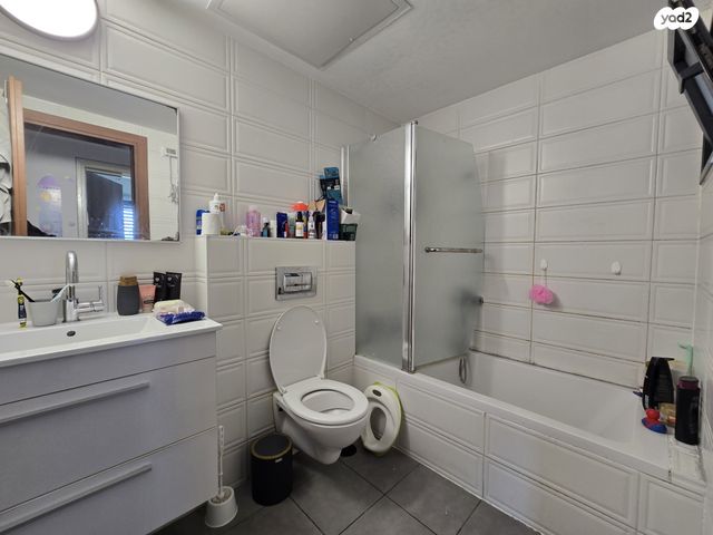 דירה, הרב ניסנבאום 37, אזור תעשיה, בת ים