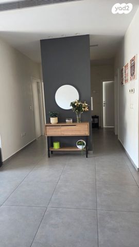 דירת גן, מלווין קלווין 12, פסגות אפק, ראש העין