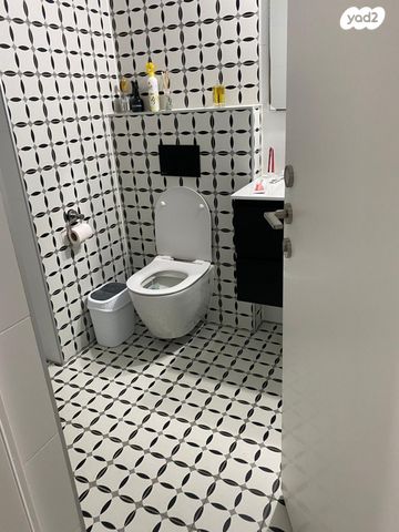 דירה, ז'בוטינסקי 12, מרכז דרום, רעננה