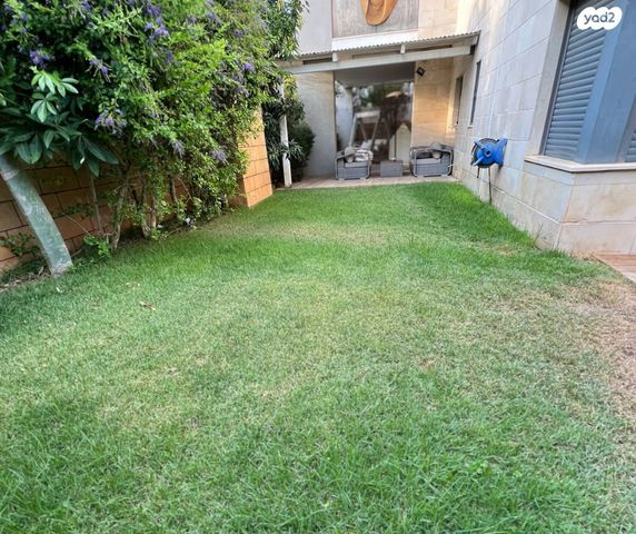 דירת גן, רמת אמיר, קדימה צורן