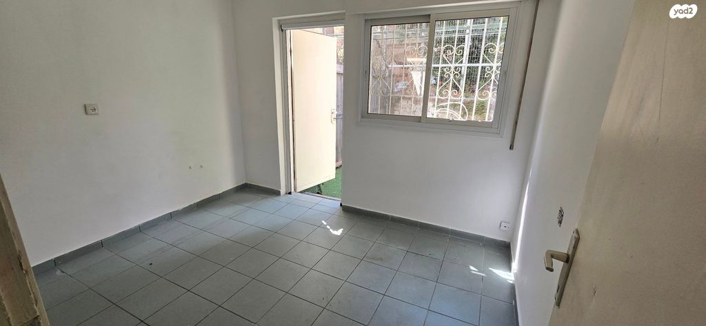 דירת גן, הגפן, עבאס, חיפה