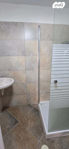 דירת גן, הגפן, עבאס, חיפה