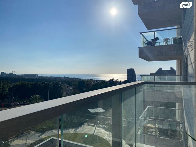 דירה, המלך אמציהו, חיפה