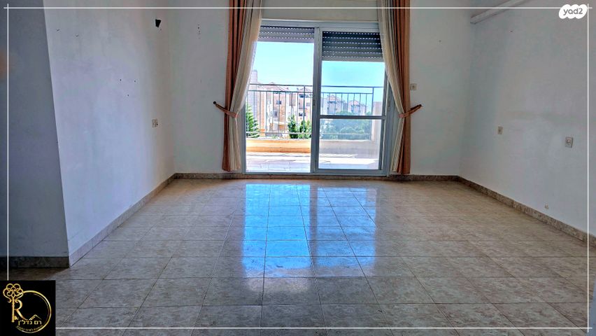 דירה, העירית, צמח השדה, מעלה אדומים