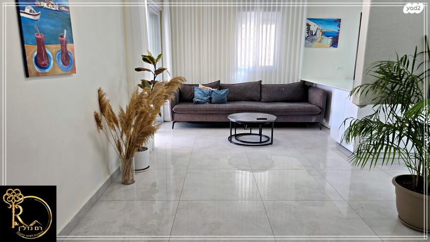 דירת גן, פרי מגדים, מגדים, מעלה אדומים