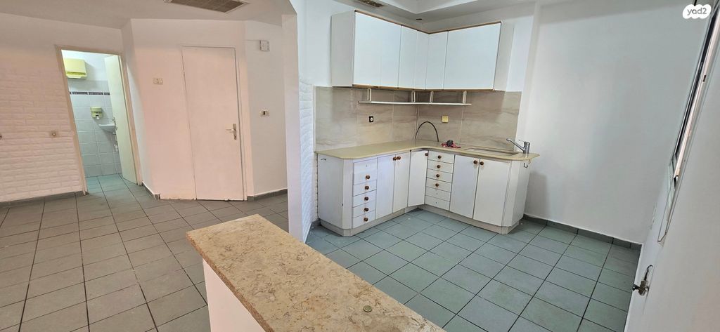 דירת גן, הגפן, עבאס, חיפה