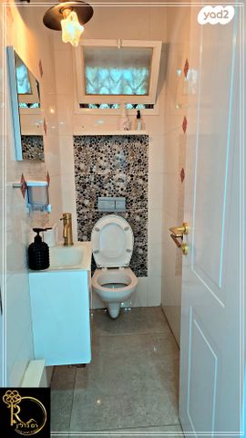 דו משפחתי, הרותם, צמח השדה, מעלה אדומים