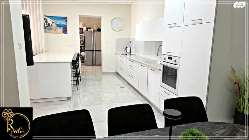 דירת גן, פרי מגדים, מגדים, מעלה אדומים