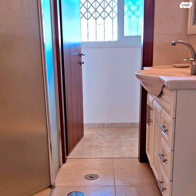 דירה, העירית, צמח השדה, מעלה אדומים