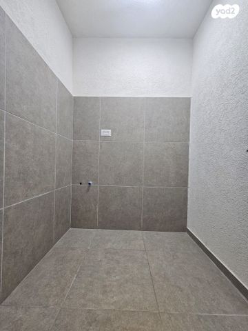 דירה, הגדוד העברי 1, השופטים צפון, רמלה