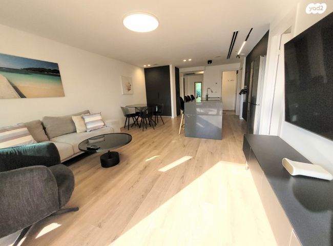 דירת גן, הרצליה