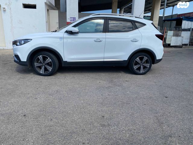 מודעת רכב אם ג'י ZS