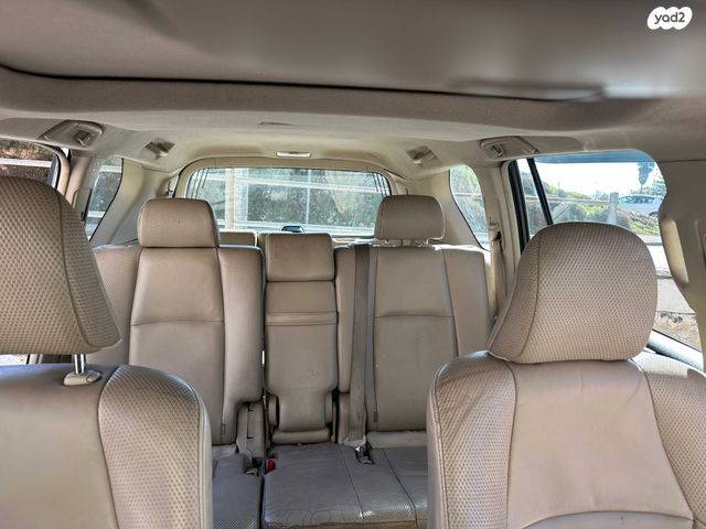 טויוטה לנד קרוזר