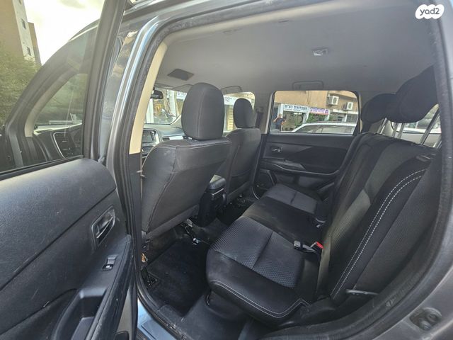 מיצובישי אאוטלנדר