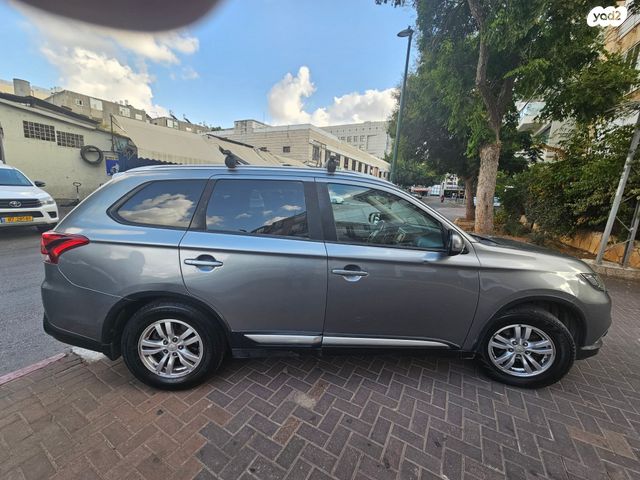 מיצובישי אאוטלנדר