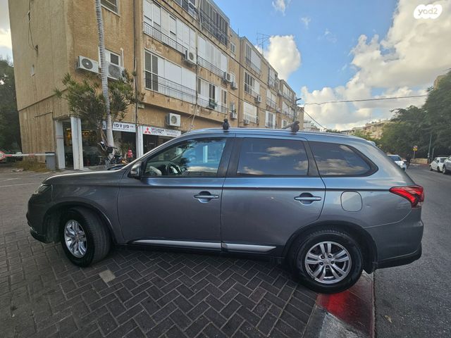 מיצובישי אאוטלנדר