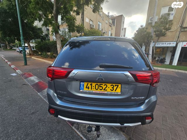 מיצובישי אאוטלנדר