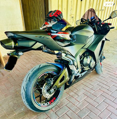 מודעת רכב הונדה CBR600RR