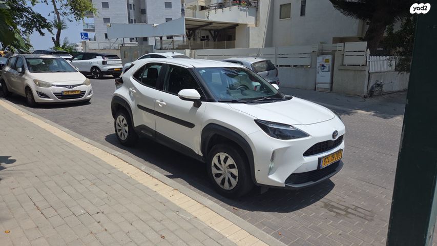 טויוטה יאריס קרוס