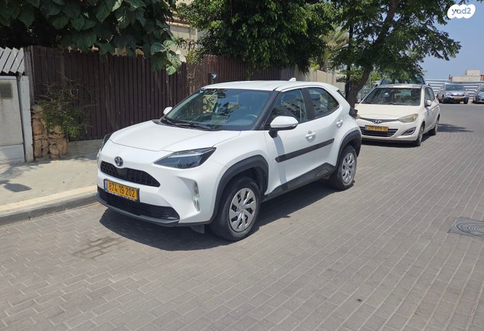 טויוטה יאריס קרוס