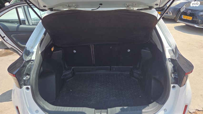 טויוטה יאריס קרוס