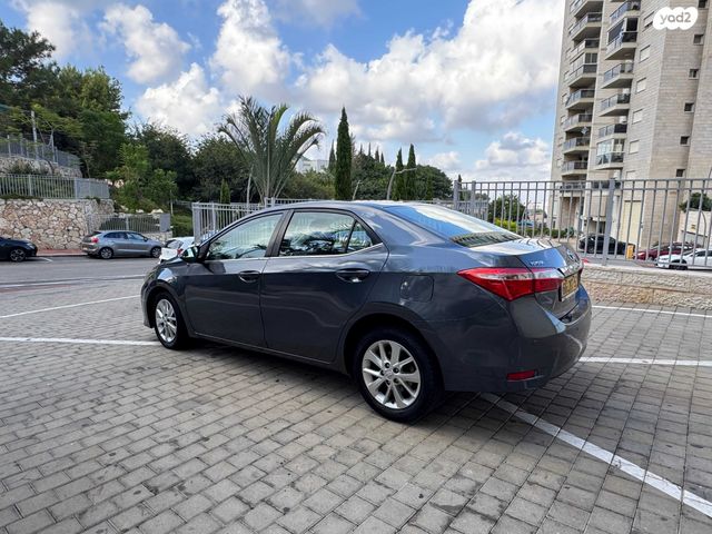 טויוטה קורולה