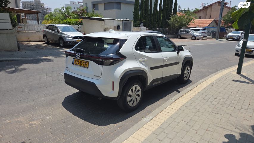 טויוטה יאריס קרוס