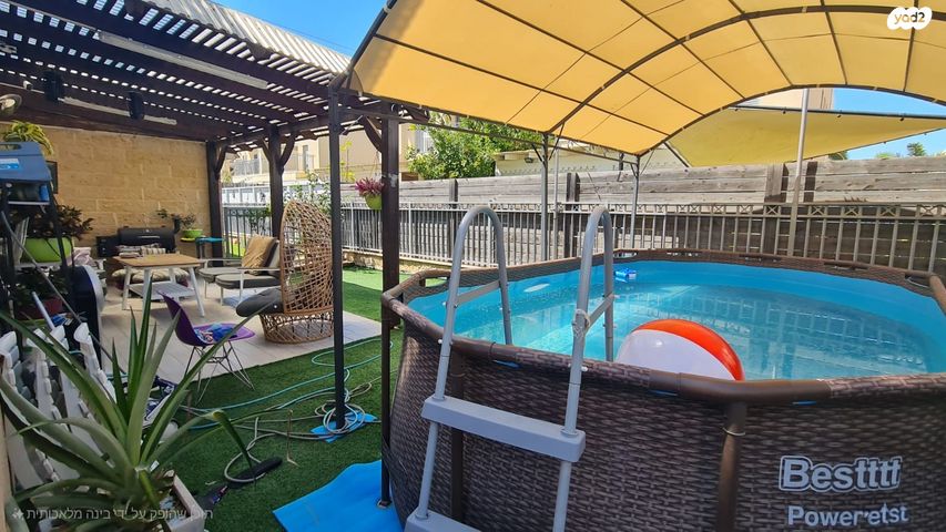 דו משפחתי, רחל המשוררת 11, האגרוף, עכו