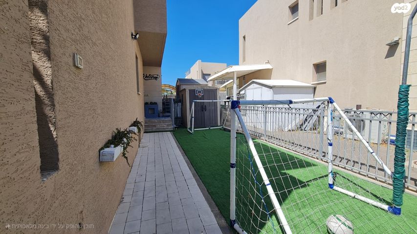 דו משפחתי, רחל המשוררת 11, האגרוף, עכו