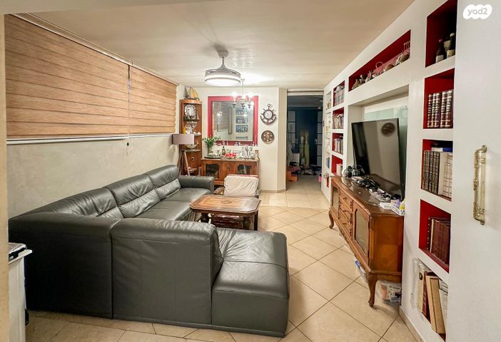 גג/ פנטהאוז, רחבת הזמיר 2, אלעד, אלעד