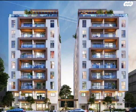 דירה, הרא"ה 153, עליות, רמת גן