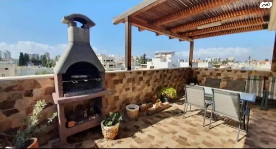 גג/ פנטהאוז, חיים 75, אפק, קרית ביאליק