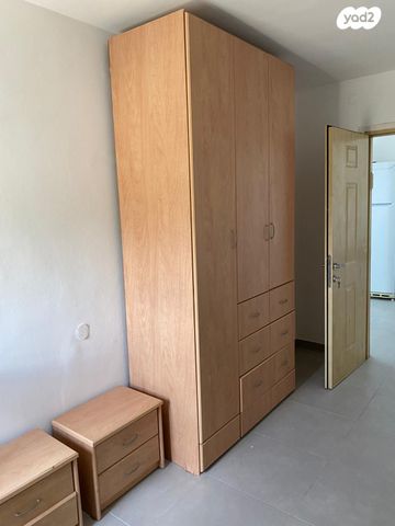 דירה, מעלה הגיבורים 4, בן דור, נשר