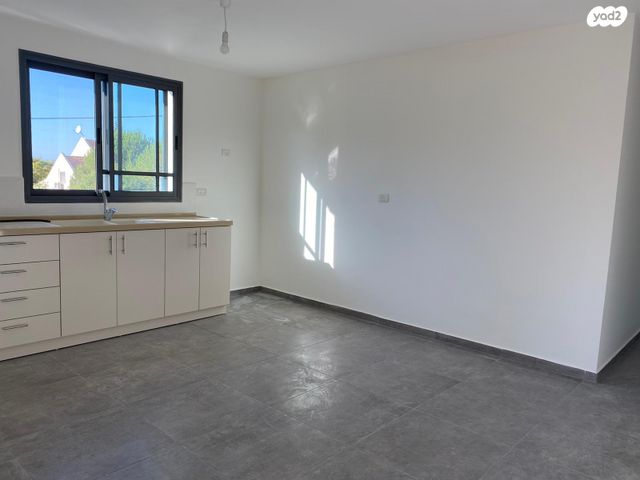 יחידת דיור, נחל הבשור 210, יקיר, יקיר