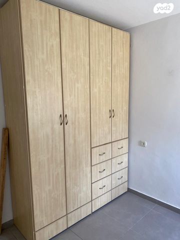 דירה, מעלה הגיבורים 4, בן דור, נשר