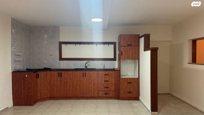 בית פרטי/ קוטג', זיכרון משה 10, אזור תעשיה דורה, שלומי