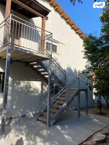 יחידת דיור, נחל הבשור 210, יקיר, יקיר