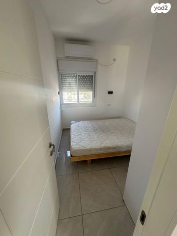 דירה, הגיבורים 47, העיר התחתית, ואדי סאליב, חיפה