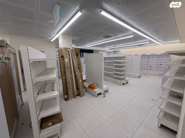 חנויות/ שטח מסחרי, טאגור 38, נווה אביבים, תל אביב יפו