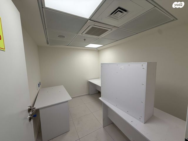 חנויות/ שטח מסחרי, טאגור 38, נווה אביבים, תל אביב יפו