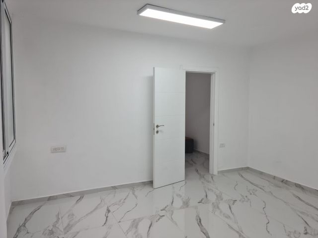 משרדים, יצחק שדה 34, מונטיפיורי, הרכבת, תל אביב יפו