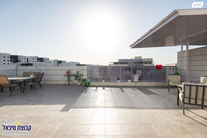 גג/ פנטהאוז, גרטרוד עליון 13, פסגות אפק, ראש העין