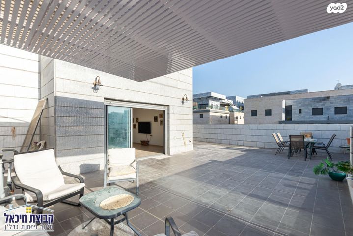 גג/ פנטהאוז, גרטרוד עליון 13, פסגות אפק, ראש העין