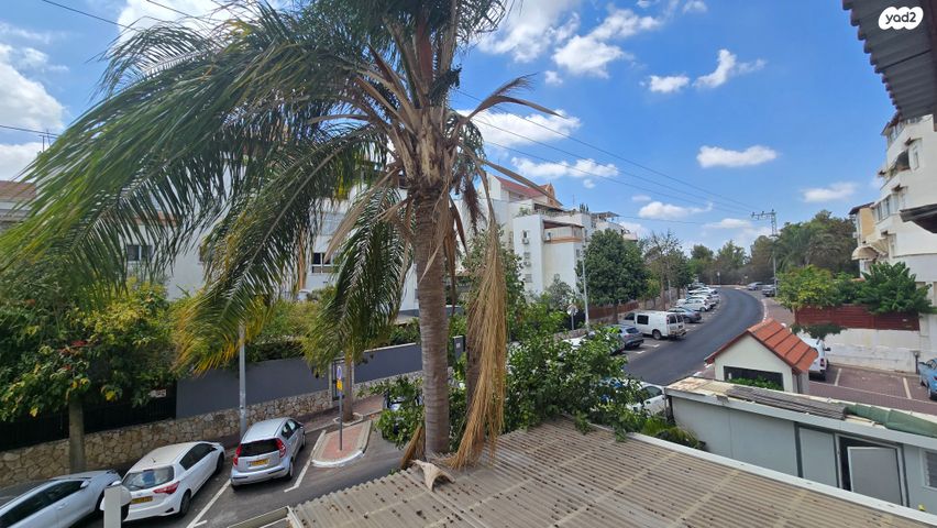 דירה, ה' באייר, נווה אפק, ראש העין