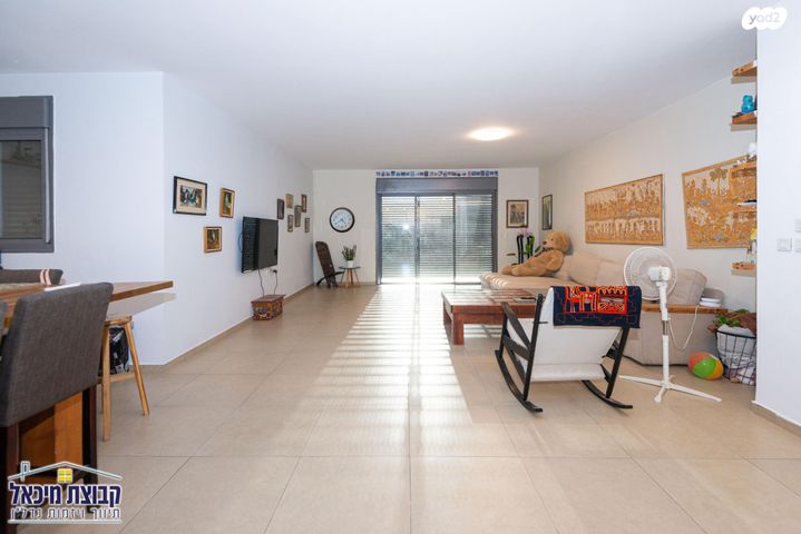 גג/ פנטהאוז, גרטרוד עליון 13, פסגות אפק, ראש העין