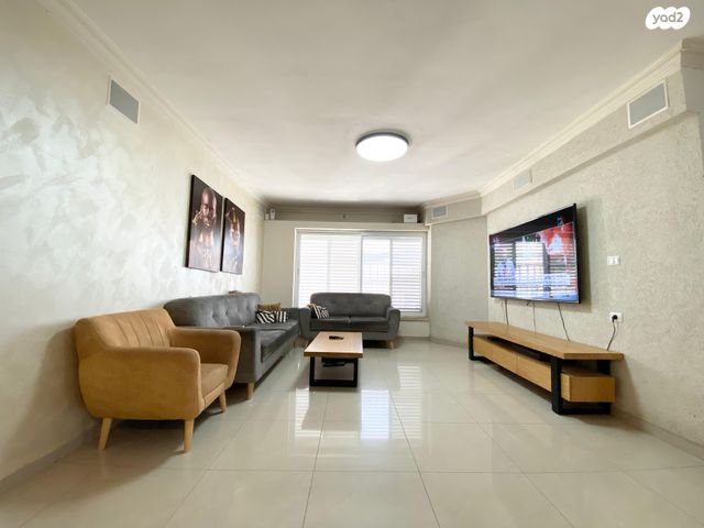 דירה, הגיבורים, מרכז העיר, חדרה