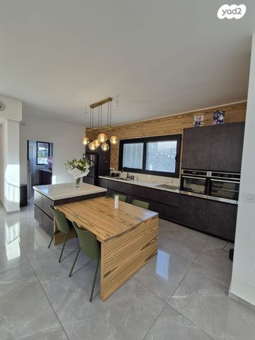 בית פרטי/ קוטג', עליזה בגין, כלניות, באר שבע