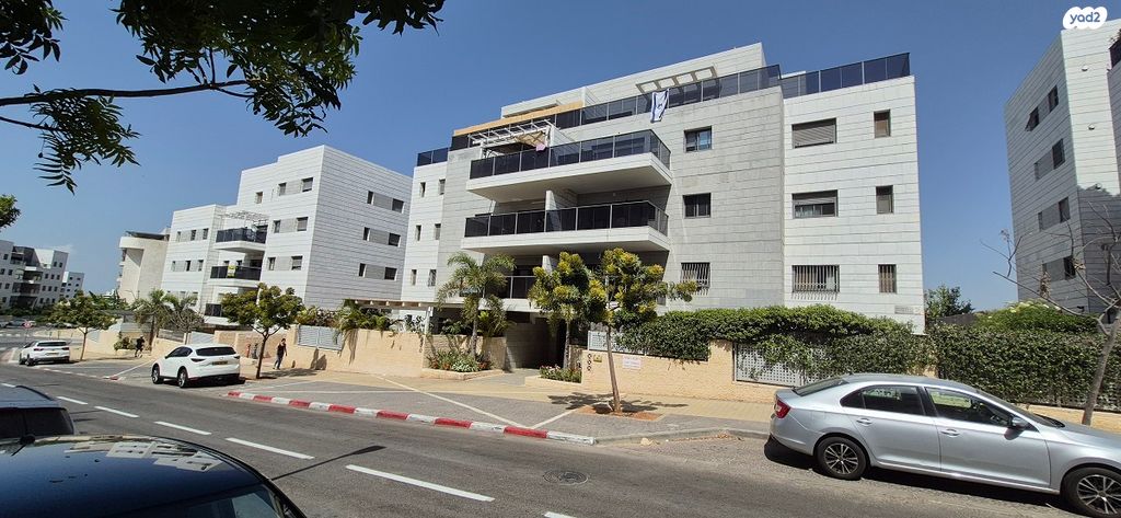 גרטרוד עליון 