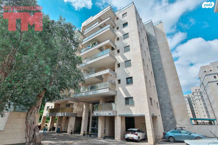 גג/ פנטהאוז, פרדס חנה כרכור